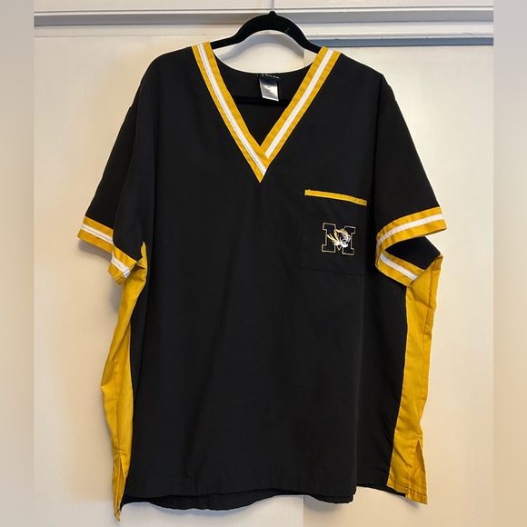 Scrub Dudz V-Neck University of MO MU Black Scrub Top Sz 2X - Picture 1 of 14